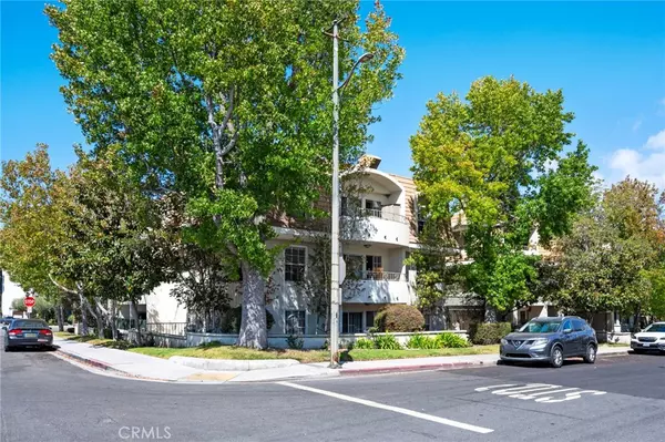 Long Beach, CA 90815,1401 N Greenbrier RD #305