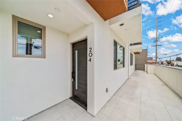 Lomita, CA 90717,24809 Narbonne AVE #104 & 204