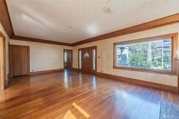 Long Beach, CA 90803,215 Mira Mar AVE