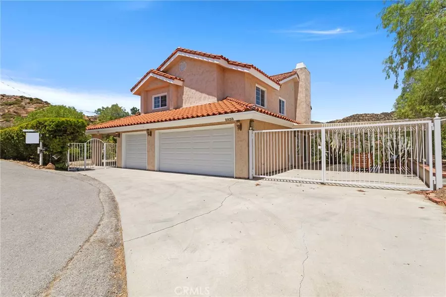 8838 Chatlake DR, West Hills, CA 91304