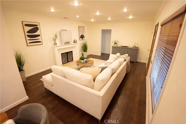 North Hollywood, CA 91605,7712 Wilkinson AVE