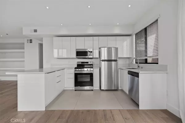 West Hollywood, CA 90048,8811 Burton WAY #308