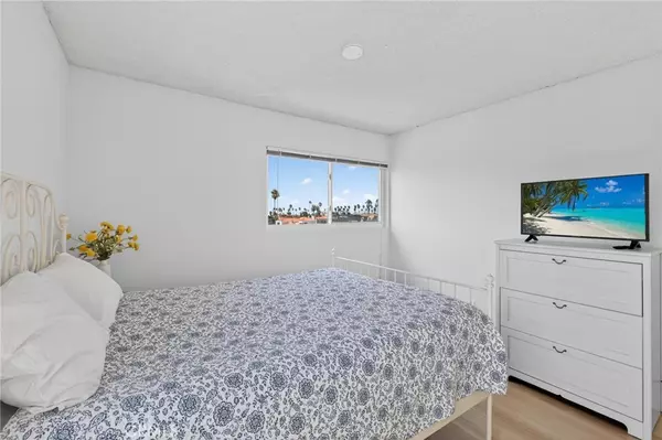 Redondo Beach, CA 90277,520 Avenue B #7