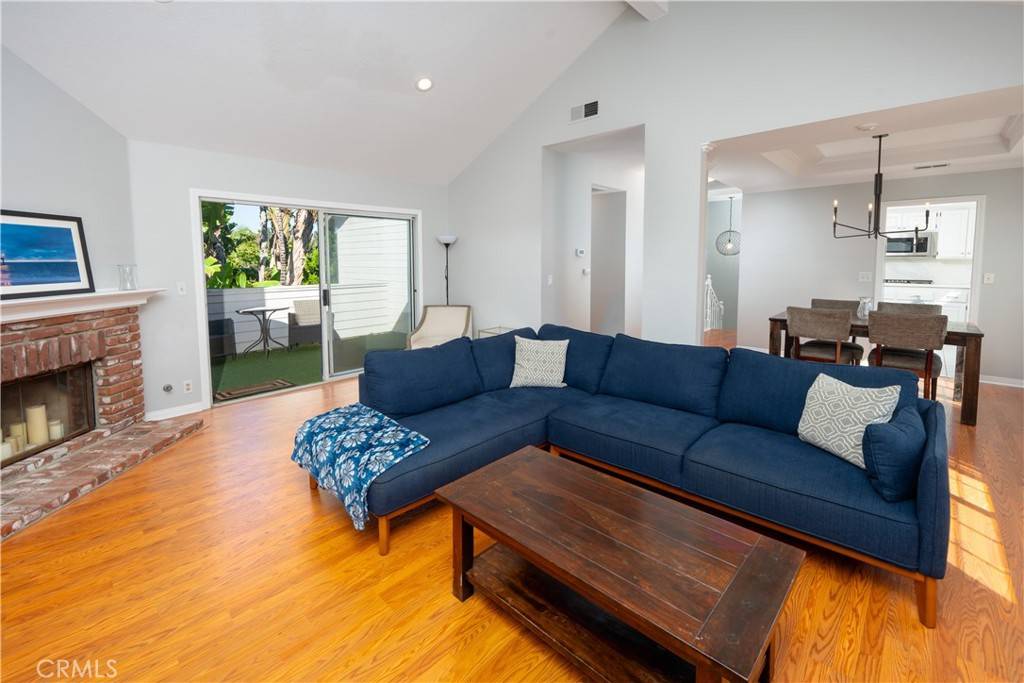 Redondo Beach, CA 90278,1806 Carnegie #B