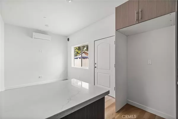Compton, CA 90220,959 N Acacia