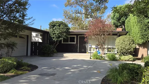 1821 N College PL, Long Beach, CA 90815
