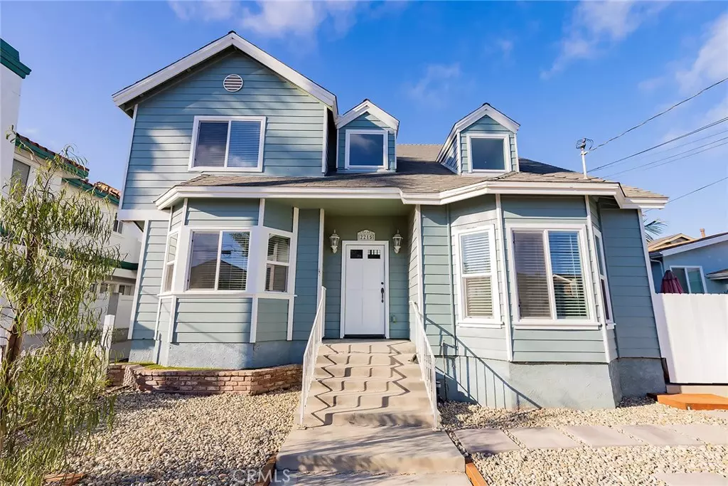 Redondo Beach, CA 90278,2215 Marshallfield LN #A