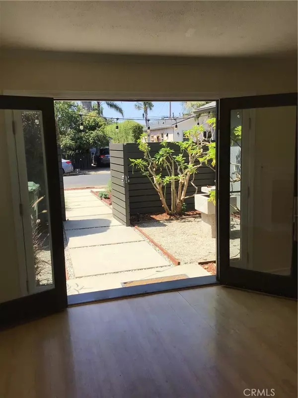 Los Angeles, CA 90034,3728 Military AVE