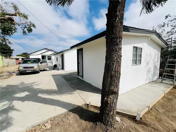 Compton, CA 90222,1662 E E. 124th ST