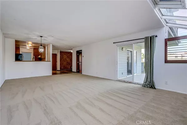 Redondo Beach, CA 90277,250 The Village #102