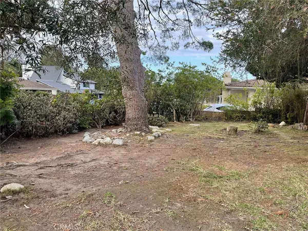 Redondo Beach, CA 90277,875 Calle De Arboles