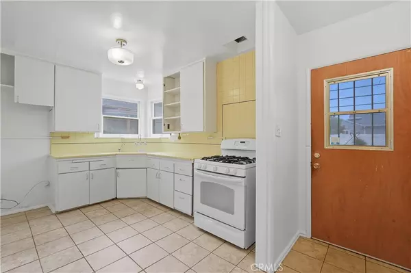 Hawthorne, CA 90250,5468 W 120th ST