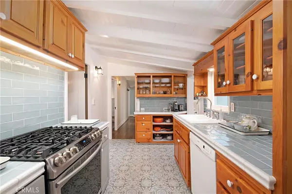 Montecito, CA 93108,540 540 Periwinkle LN