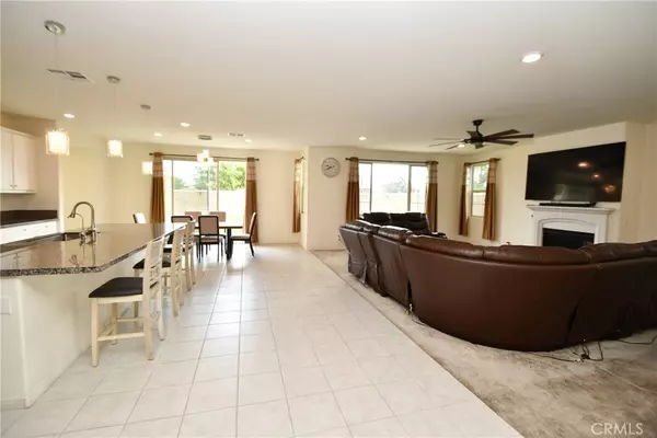 Fontana, CA 92336,5367 Heitz WAY