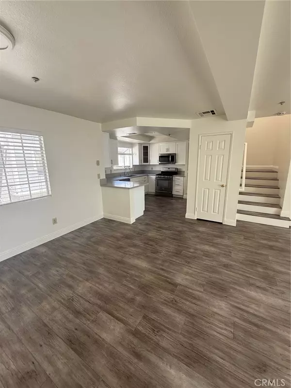 Tustin, CA 92780,15642 Pasadena