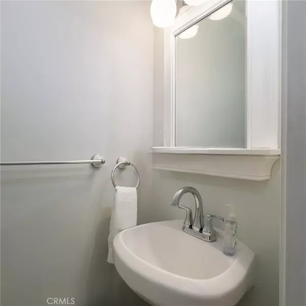 Manhattan Beach, CA 90266,2708 Pine