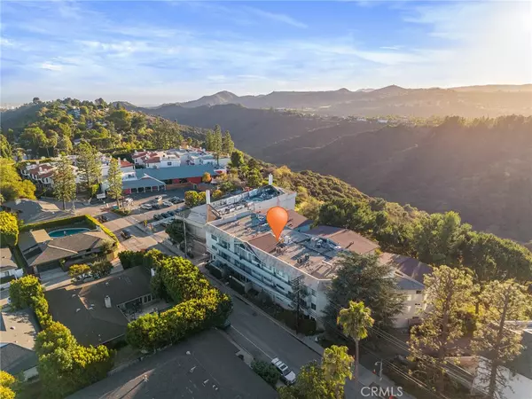 Los Angeles, CA 90077,2345 Roscomare #302