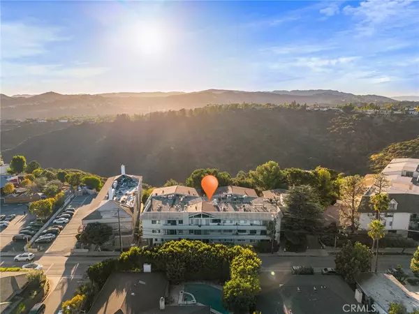 2345 Roscomare #302, Los Angeles, CA 90077