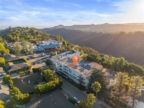 Los Angeles, CA 90077,2345 Roscomare #302