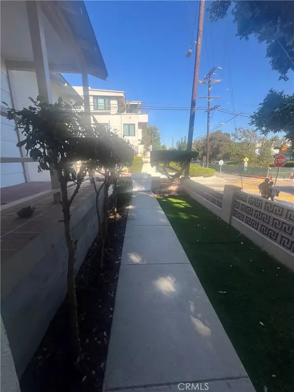 Hermosa Beach, CA 90254,558 8th ST