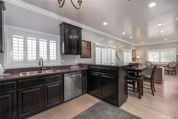 Hawthorne, CA 90250,12102 S La Cienega BLVD