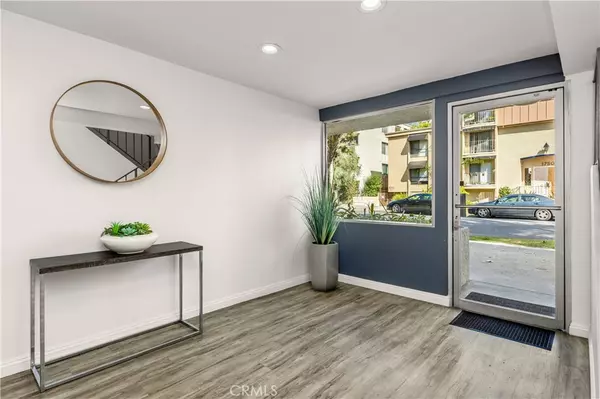 Los Angeles, CA 90025,1751 S Bentley Ave