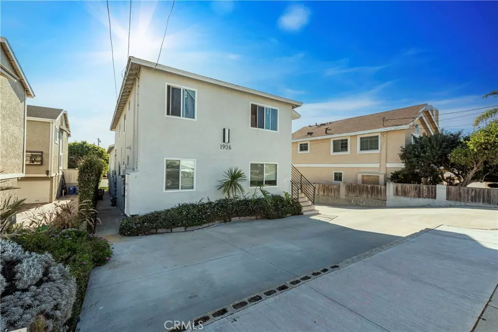 Redondo Beach, CA 90278,1906 carnegie LN #A