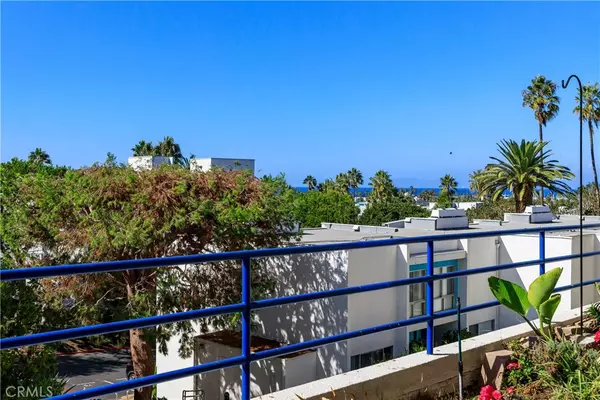 Redondo Beach, CA 90277,510 The Village #103