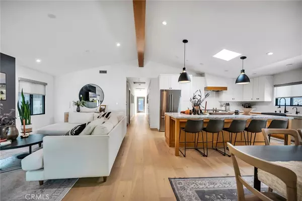 Manhattan Beach, CA 90266,966 Rosecrans AVE