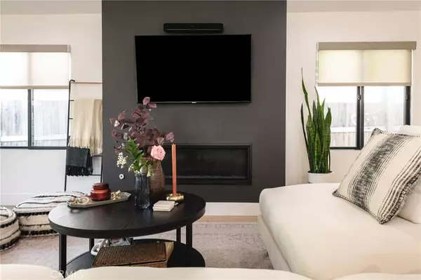 Manhattan Beach, CA 90266,966 Rosecrans AVE