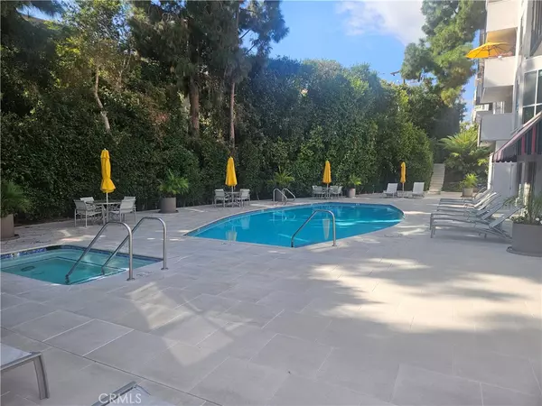 West Hollywood, CA 90069,8530 Holloway DR #303