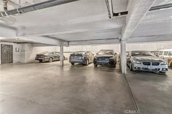 Burbank, CA 91501,601 E Orange Grove #106