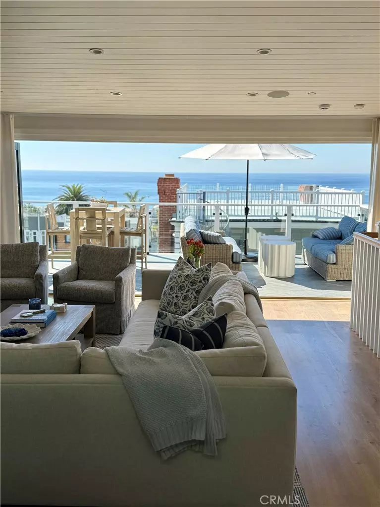 Hermosa Beach, CA 90254,2427 Silverstrand