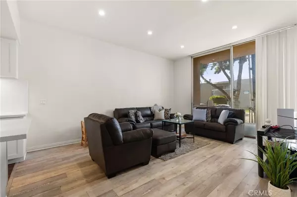 Inglewood, CA 90302,855 Victor #111