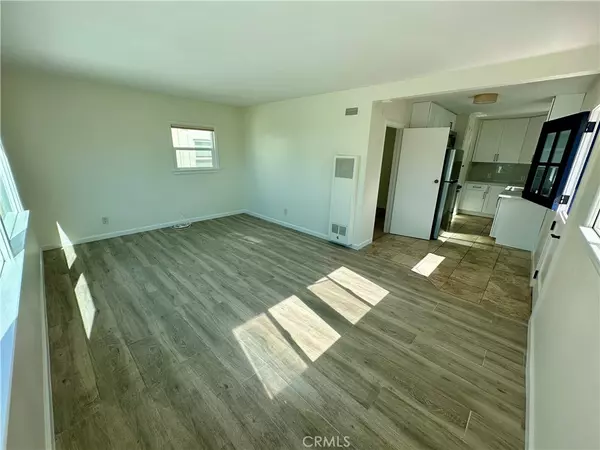 Hermosa Beach, CA 90254,933 Bayview DR