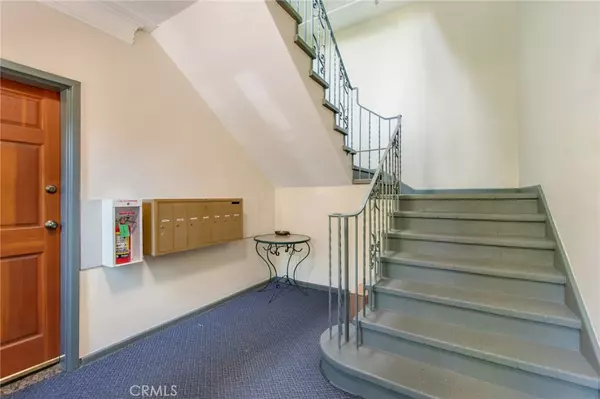 Los Angeles, CA 90004,251 N Kenmore AVE #2