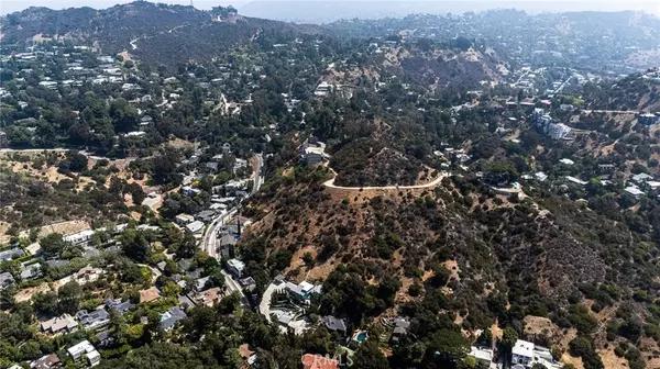 Los Angeles, CA 90046,2625 N Dominion Lane