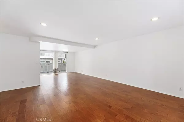 Manhattan Beach, CA 90266,1421 12th ST #4