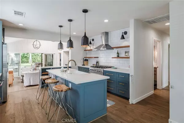 Los Angeles, CA 90045,6321 W 84th ST