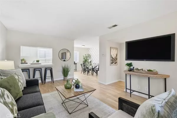 Torrance, CA 90503,3101 Plaza Del Amo #8