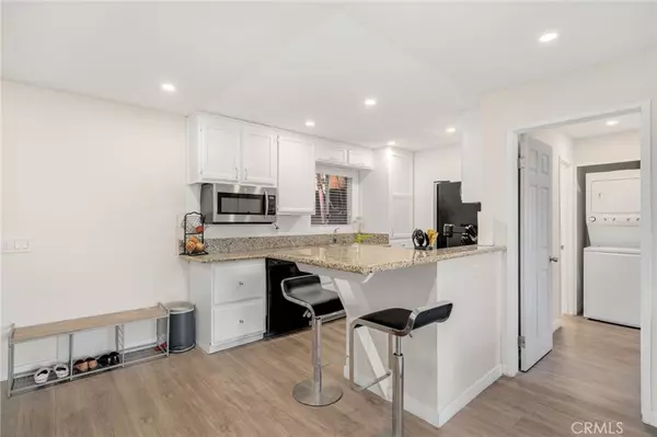 Long Beach, CA 90804,2507 E 15th #213