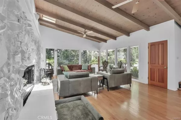 Beverly Hills, CA 90210,9466 Hidden Valley PL