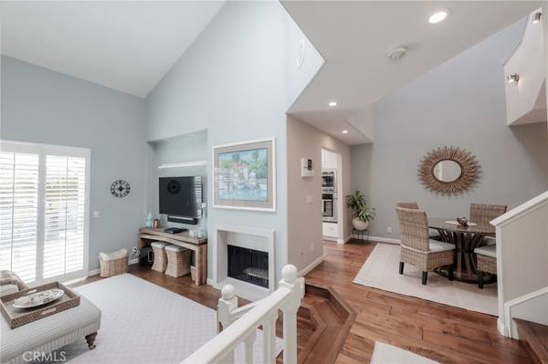 Manhattan Beach, CA 90266,1 Santa Rosa CT