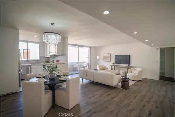 Encino, CA 91316,5429 Newcastle #301