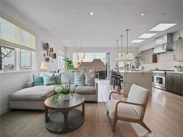 Manhattan Beach, CA 90266,320 35th ST