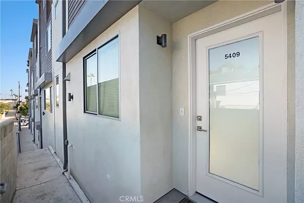 Los Angeles, CA 90019,5409 W Wilshire Vista LN