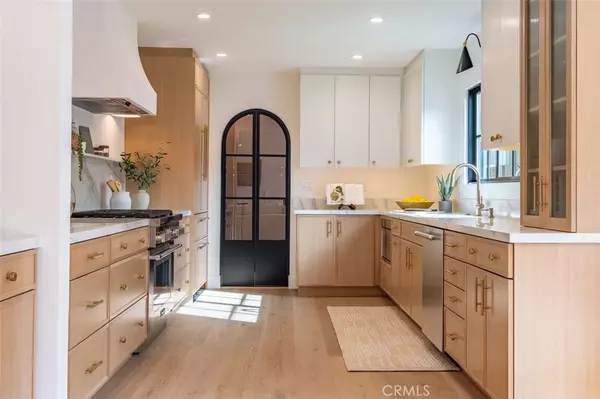 Redondo Beach, CA 90277,470 Camino De Encanto