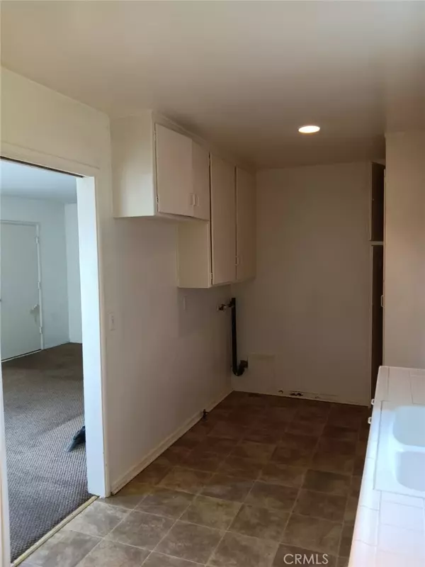 Anaheim, CA 92801,300 N Ranchito Street