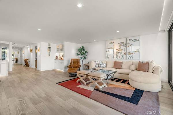 Newport Beach, CA 92663,601 Lido Park DR #1D