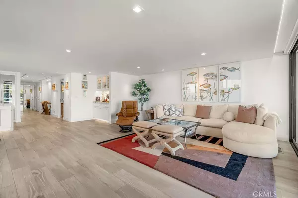 Newport Beach, CA 92663,601 Lido Park DR #1D